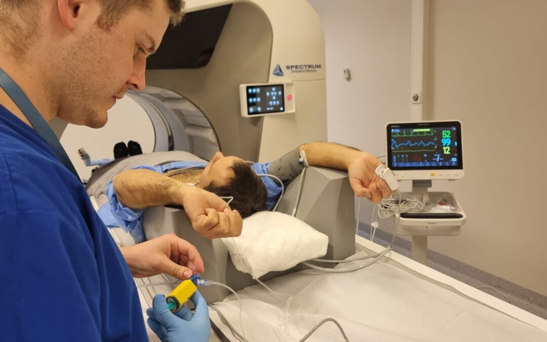 Droša un precīza elpas trūkuma un plaušu asinsrites izmeklēšanas metode – ventilācijas/perfūzijas scintigrāfija.